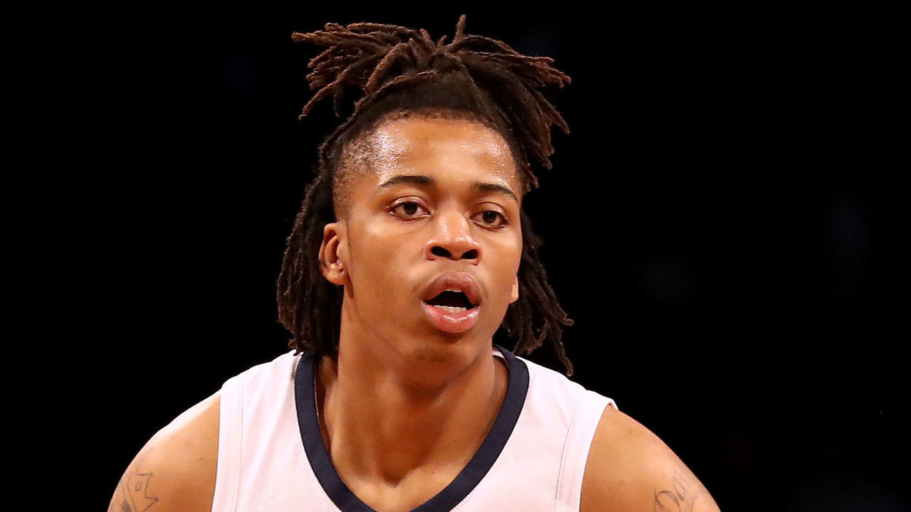 NEW YORK, NY - MARCH 19: Deyonta Davis #21 of the Memphis Grizzlies looks down the court in the first quarter against the Brooklyn Nets during their game at Barclays Center on March 19, 2018 in the Brooklyn borough of New York City.