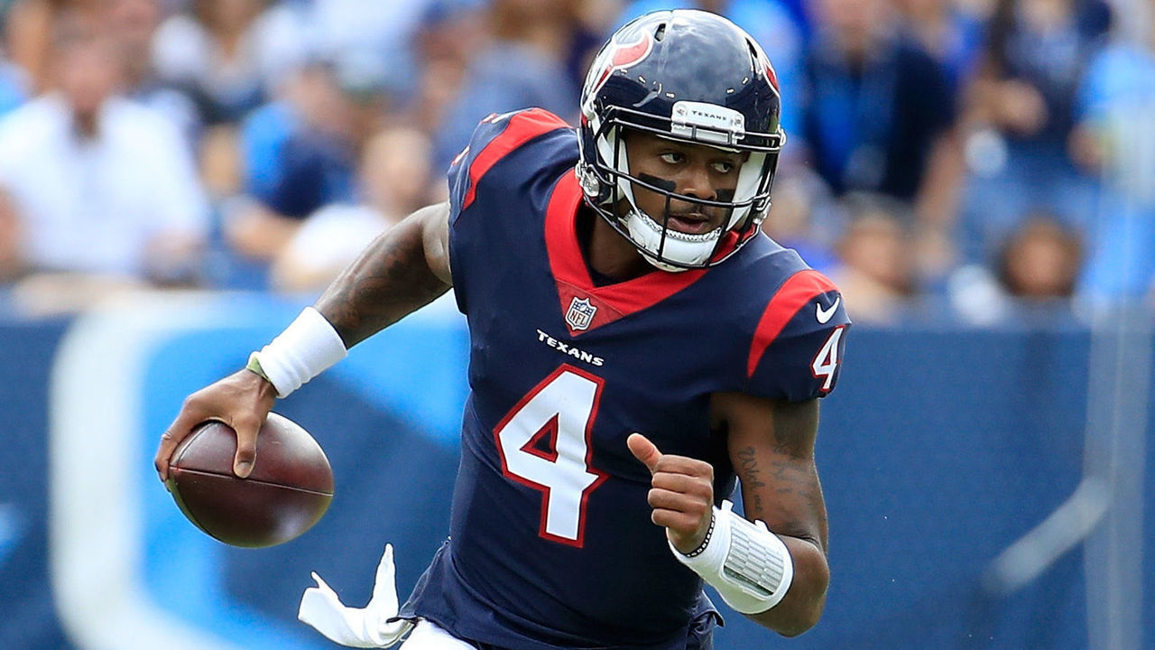 NASHVILLE, TN - SEPTEMBER 16: Deshaun Watson #4 of the Houston Texans runs with the ball at Nissan Stadium on September 16, 2018 in Nashville, Tennessee.