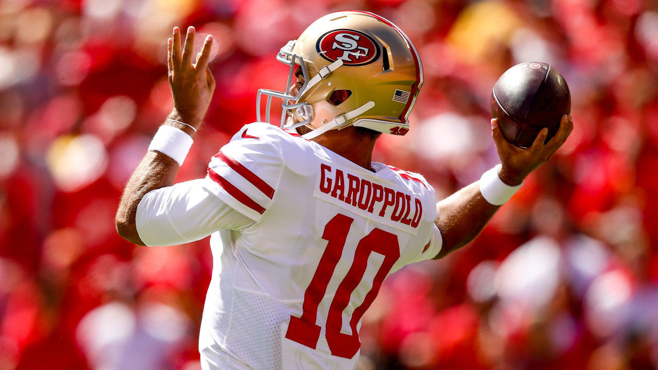 KANSAS CITY, MO - SEPTEMBER 23: Jimmy Garoppolo #10 of the San Francisco 49ers throws a pass during the game against the Kansas City Chiefs at Arrowhead Stadium on September 23rd, 2018 in Kansas City, Missouri.