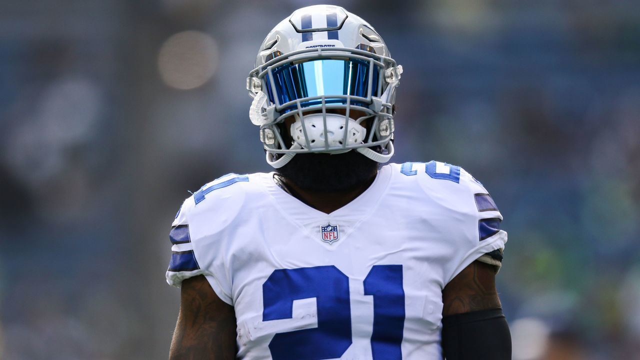 SEATTLE, WA - SEPTEMBER 23: Running Back Ezekiel Elliott warms-up before the game against the Seattle Seahawks at CenturyLink Field on September 23, 2018 in Seattle, Washington.