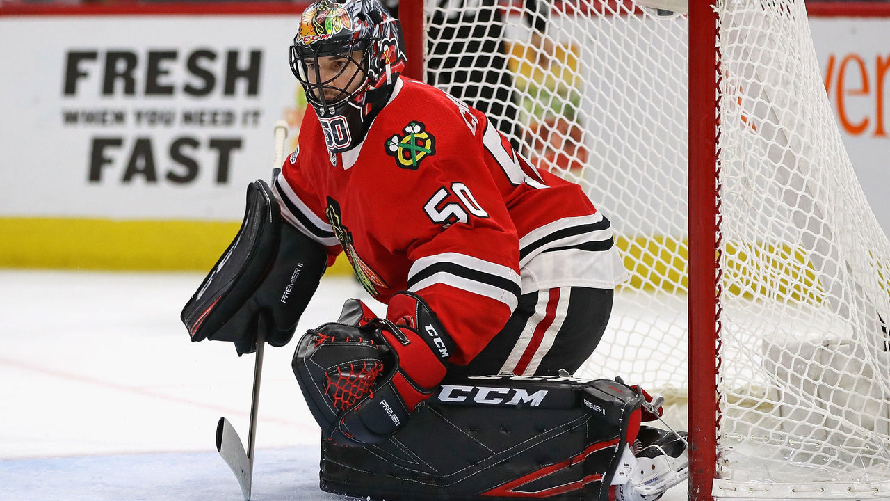 CHICAGO, IL - DECEMBER 10: Corey Crawford #50 of the Chicago Blackhawks follows the action against the Arizona Coyotes at the United Center on December 10, 2017 in Chicago, Illinois. The Blackhawks defeated the Coyotes 3-1.