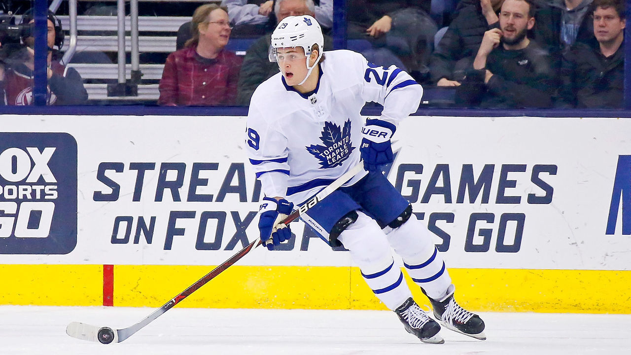 COLUMBUS, OH - DECEMBER 20: William Nylander #29 of the Toronto Maple Leafs controls the puck during the game against the Columbus Blue Jackets on December 20, 2017 at Nationwide Arena in Columbus, Ohio.