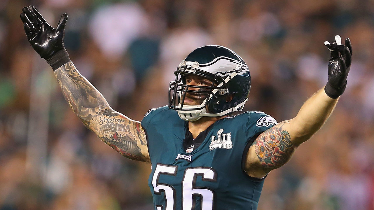 PHILADELPHIA, PA - SEPTEMBER 06: Chris Long #56 of the Philadelphia Eagles pumps up the crowd during the first half against the Atlanta Falcons at Lincoln Financial Field on September 6, 2018 in Philadelphia, Pennsylvania.