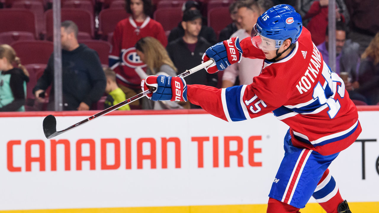 MONTREAL, QC - SEPTEMBER 26: Montreal Canadiens center Jesperi Kotkaniemi (15) takes a shot on net during the warm-up of the NHL preseason game between the Toronto Maple Leafs and the Montreal Canadiens on September 16, 2018, at the Bell Centre in Montreal, QC