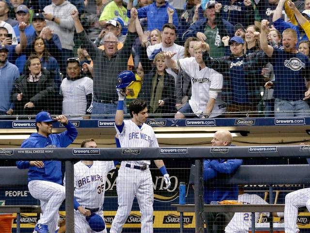 Christian Yelich of the Milwaukee Brewers singles during the seventh  News Photo - Getty Images