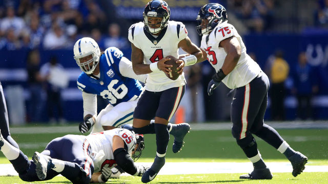 INDIANAPOLIS, IN - SEPTEMBER 30: Deshaun Watson #4 of the Houston Texans runs with the ball during the game against the Indianapolis Colts at Lucas Oil Stadium on September 30, 2018 in Indianapolis, Indiana.