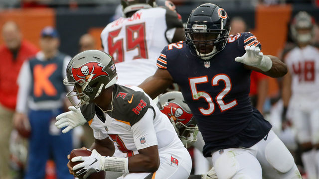CHICAGO, IL - SEPTEMBER 30: Khalil Mack #52 of the Chicago Bears charges toward quarterback Jameis Winston #3 of the Tampa Bay Buccaneers in the third quarter at Soldier Field on September 30, 2018 in Chicago, Illinois.