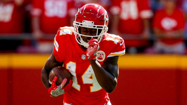 KANSAS CITY, MO - SEPTEMBER 23: Sammy Watkins #14 of the Kansas City Chiefs hits a hole during the second quarter of the game against the San Francisco 49ers at Arrowhead Stadium on September 23rd, 2018 in Kansas City, Missouri.