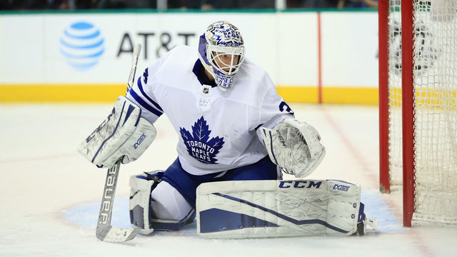 DALLAS, TX - JANUARY 25: Curtis McElhinney #35 of the Toronto Maple Leafs in goal against the Dallas Stars at American Airlines Center on January 25, 2018 in Dallas, Texas.