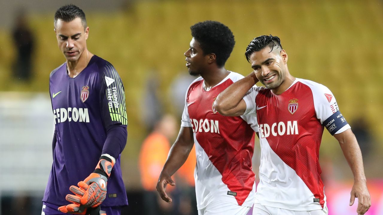 Monaco's Colombian forward Falcao (R) reacts at the end of the French L1 football match between AS Monaco (ASM) and Olympique de Marseille (OM), on September 2, 2018 at the Louis II stadium in Monaco.