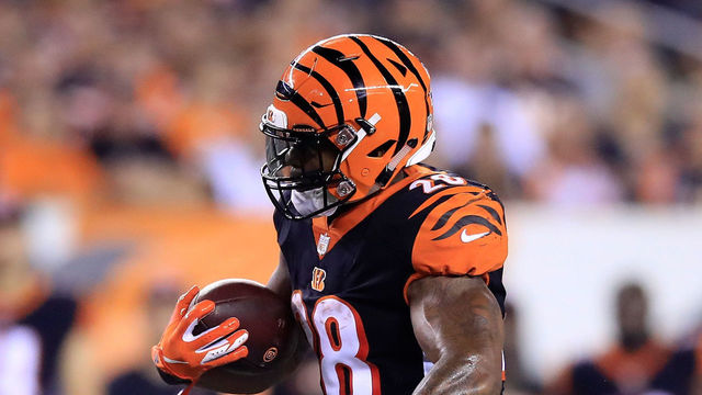 CINCINNATI, OH - SEPTEMBER 13: Joe Mixon #28 of the Cincinnati Bengals runs with the ball in the game against the Baltimore Ravens at Paul Brown Stadium on September 13, 2018 in Cincinnati, Ohio.