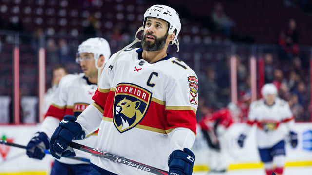 OTTAWA, ON - MARCH 29: Florida Panthers Center Derek MacKenzie (17) skates during warm-up before National Hockey League action between the Florida Panthers and Ottawa Senators on March 29, 2018, at Canadian Tire Centre in Ottawa, ON, Canada.