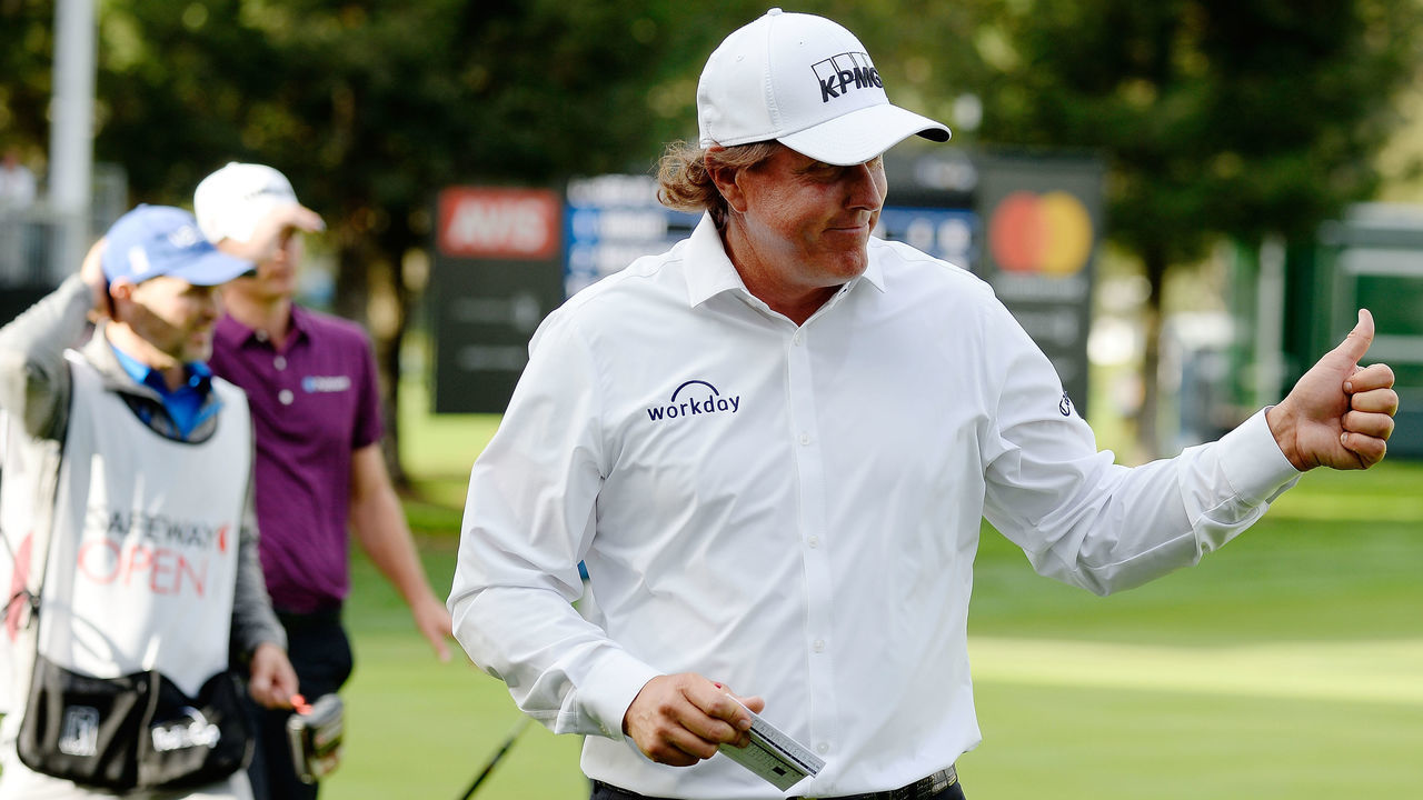 NAPA, CA - OCTOBER 04: Phil Mickelson gives a thumbs up as he finishes his round on the 18th green during round one of the Safeway Open at the North Course of the Silverado Resort and Spa on October 4, 2018 in Napa, California.