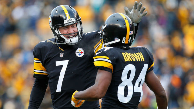 PITTSBURGH, PA - JANUARY 08: Ben Roethlisberger #7 of the Pittsburgh Steelers celebrates a touchdown with Antonio Brown #84 in the first half during the Wild Card Playoff game against the Miami Dolphins at Heinz Field on January 8, 2017 in Pittsburgh, Pennsylvania.