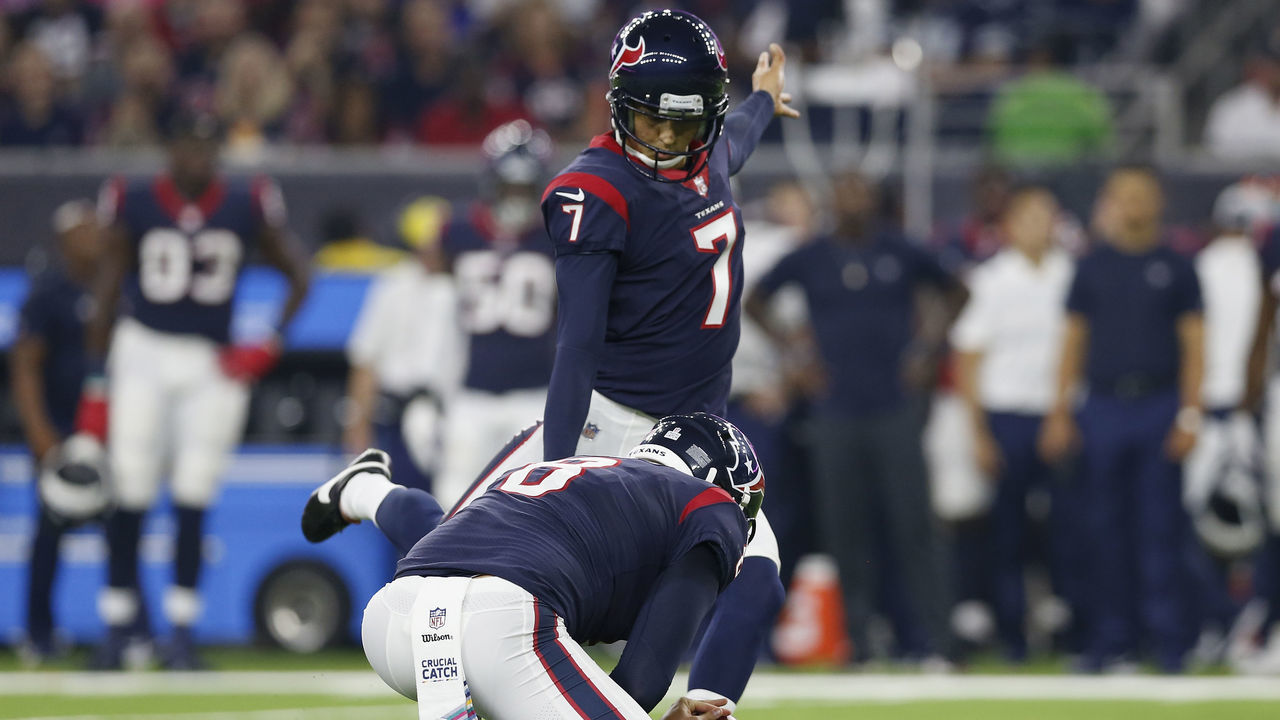 HOUSTON, TX - OCTOBER 07: Ka'imi Fairbairn #7 of the Houston Texans attemps a field against the Dallas Cowboys in the first quarter at NRG Stadium on October 7, 2018 in Houston, Texas.