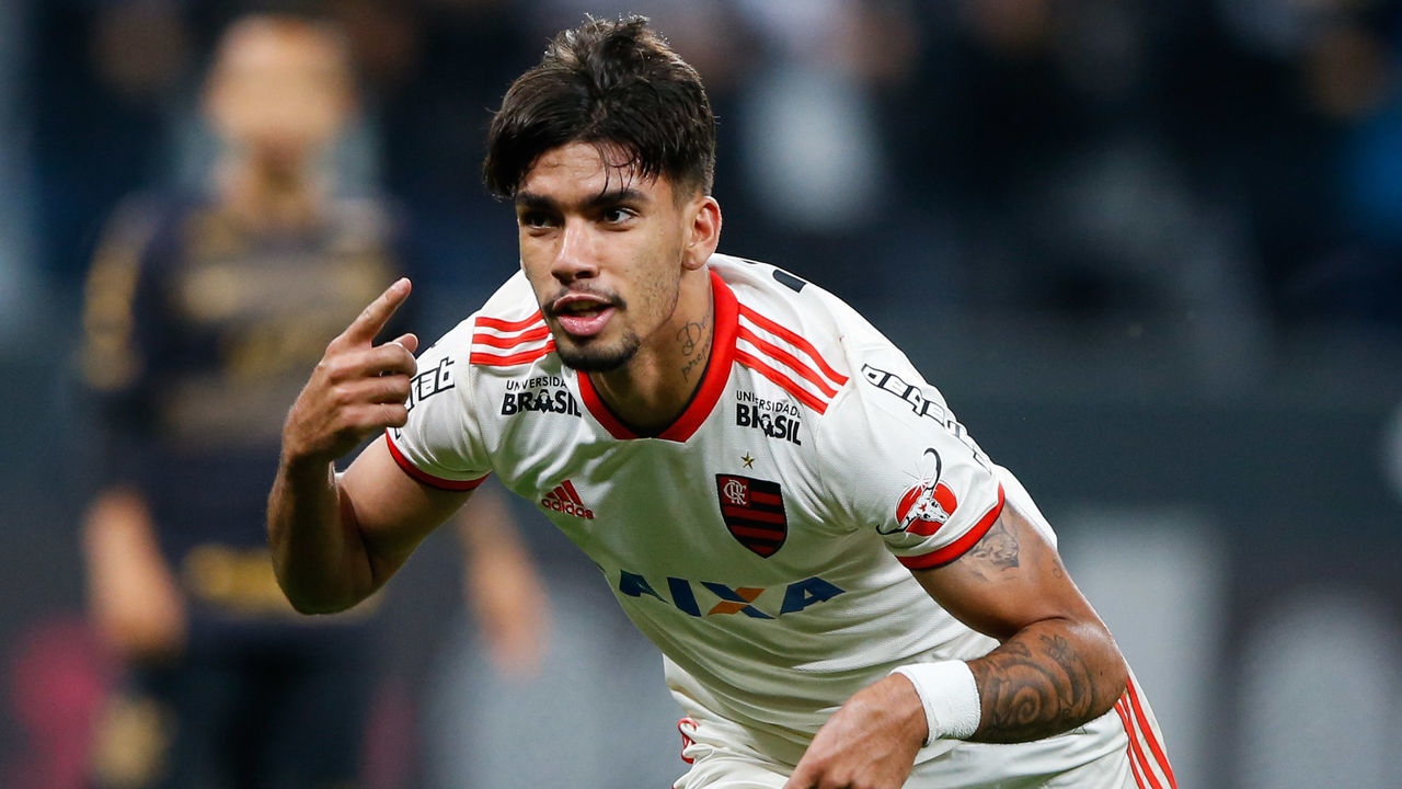 SAO PAULO, BRAZIL - OCTOBER 05: Lucas Paqueta #11 of Flamengo celebrates after scoring the first goal of his team during the match against Corinthians for the Brasileirao Series A 2018 at Arena Corinthians Stadium on October 05, 2018 in Sao Paulo, Brazil.