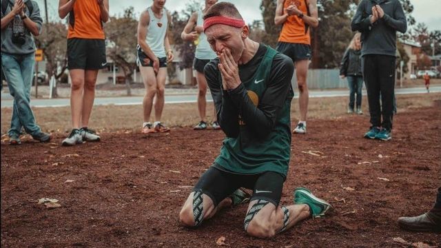 Runner becomes 1st athlete with cerebral palsy to sign with Nike