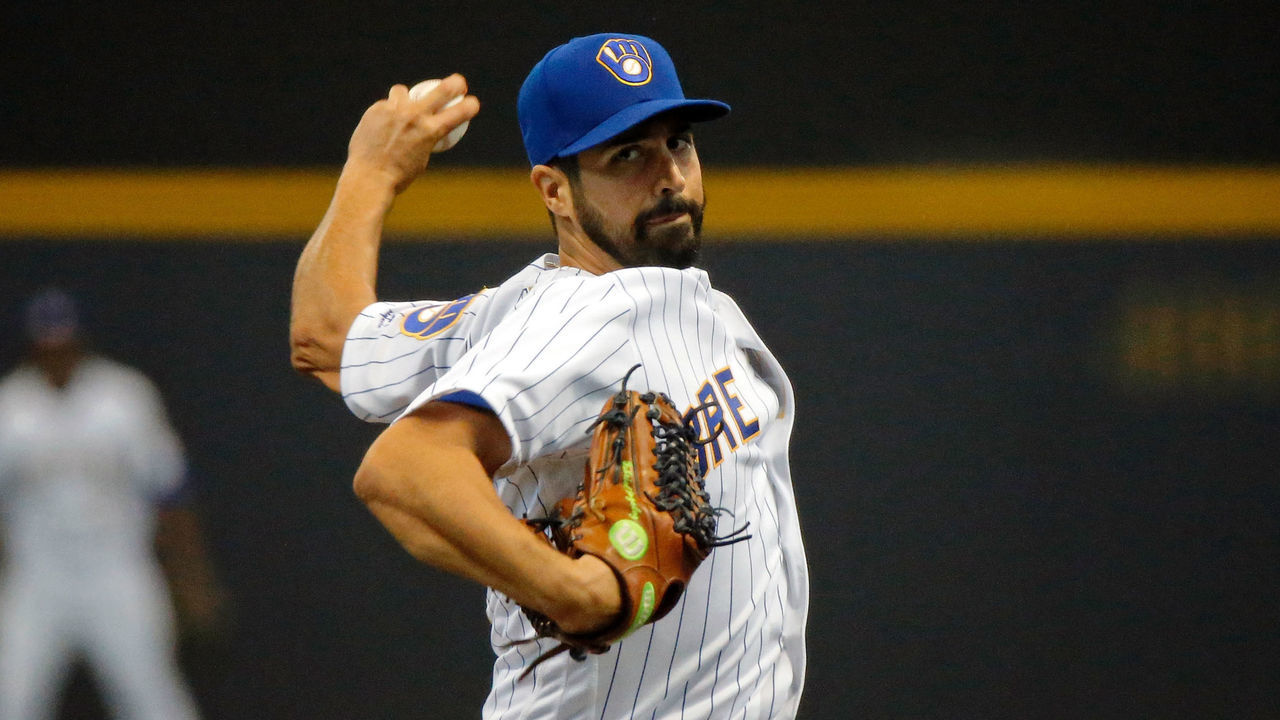 MILWAUKEE, WI - SEPTEMBER 30: Gio Gonzalez #47 of the Milwaukee Brewers pitches against the Detroit Tigers during the first inning at Miller Park on September 30, 2018 in Milwaukee, Wisconsin.