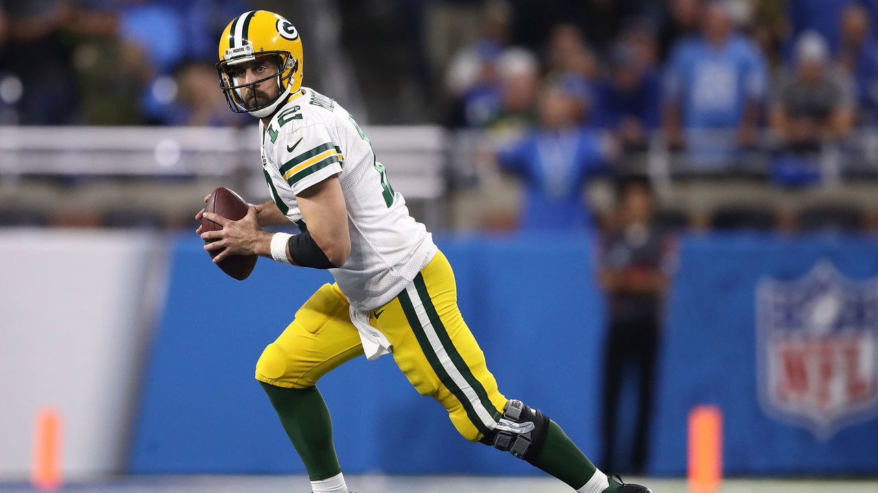 DETROIT, MI - OCTOBER 07: Aaron Rodgers #12 of the Green Bay Packers looks to throw a pass while playing the Detroit Lions at Ford Field on October 7, 2018 in Detroit, Michigan.