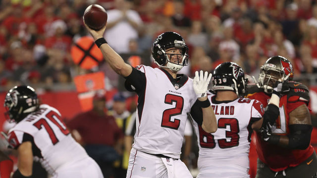 TAMPA, FL - DECEMBER 18: Atlanta Falcons quarterback Matt Ryan (2) delivers a pass during the NFL game between the Atlanta Falcons and Tampa Bay Buccaneers on December 18, 2017 at Raymond James Stadium in Tampa, FL.