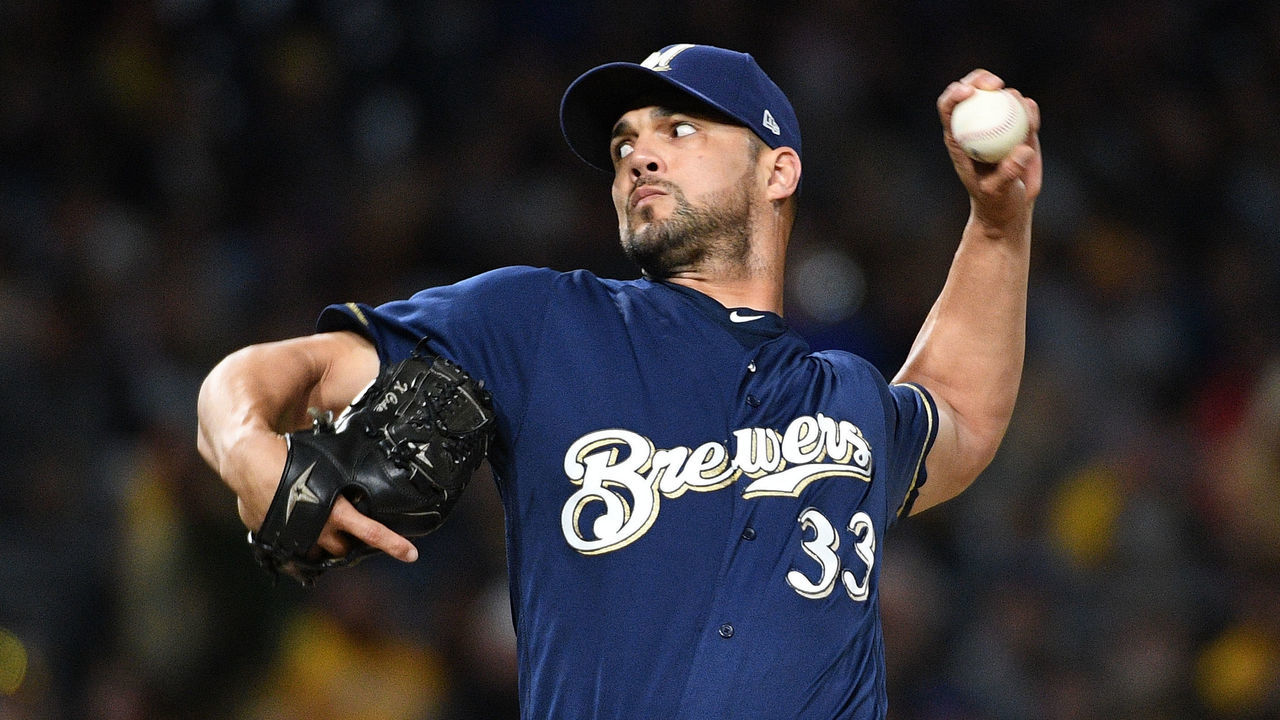 PITTSBURGH, PA - SEPTEMBER 22: Xavier Cedeno #33 of the Milwaukee Brewers delivers a pitch in the sixth inning during the game against the Pittsburgh Pirates at PNC Park on September 22, 2018 in Pittsburgh, Pennsylvania.