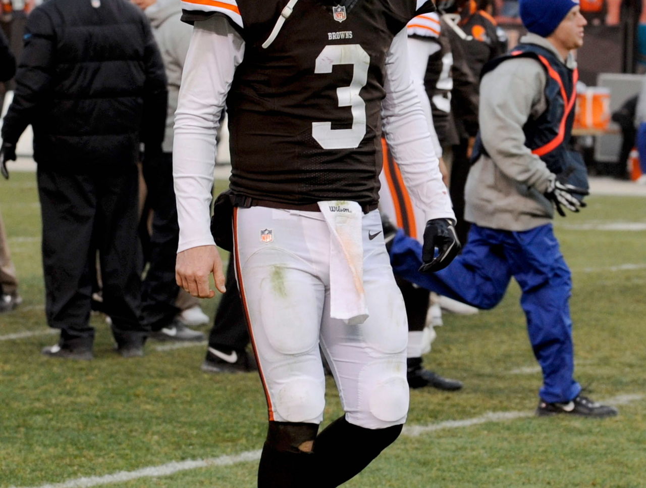 Cleveland Browns quarterback Brandon Weeden outplayed by Kirk