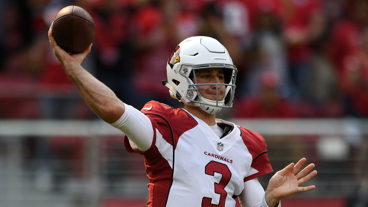 SANTA CLARA, CA - OCTOBER 07: Josh Rosen #3 of the Arizona Cardinals looks to pass against the San Francisco 49ers during their NFL game at Levi's Stadium on October 7, 2018 in Santa Clara, California.