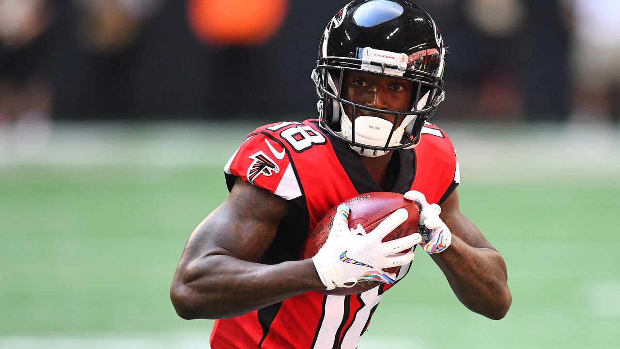 ATLANTA, GA - OCTOBER 14: Calvin Ridley #18 of the Atlanta Falcons during the first quarter against the Tampa Bay Buccaneers at Mercedes-Benz Stadium on October 14, 2018 in Atlanta, Georgia.