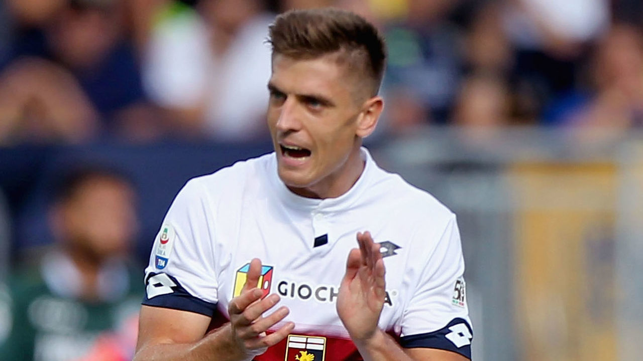 FROSINONE, ITALY - SEPTEMBER 30: Krzysztof Piatek of Genoa CFC celebrates after scoring the opening goal during the Serie A match between Frosinone Calcio and Genoa CFC at Stadio Benito Stirpe on September 30, 2018 in Frosinone, Italy.
