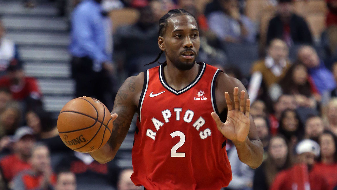 TORONTO, ON - OCTOBER 17: Kawhi Leonard #2 of the Toronto Raptors dribbles the ball during the second half of the NBA season opener against the Cleveland Cavaliers at Scotiabank Arena on October 17, 2018 in Toronto, Canada.
