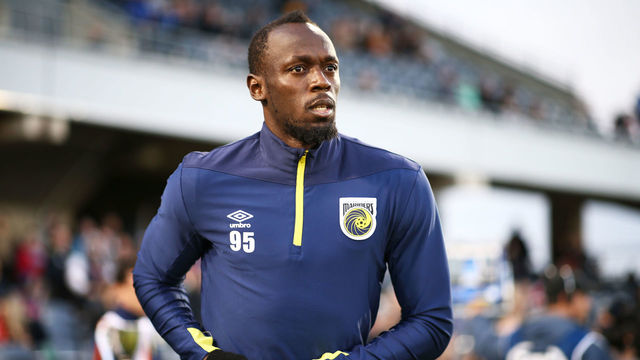 SYDNEY, AUSTRALIA - OCTOBER 12: Usain Bolt of the Mariners warms up during the pre-season friendly match between the Central Coast Mariners and Macarthur South West United at Campbelltown Sports Stadium on October 12, 2018 in Sydney, Australia.