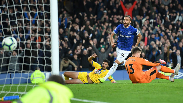 LIVERPOOL, ENGLAND - OCTOBER 21: Cenk Tosun of Everton scores his team's second goal during the Premier League match between Everton FC and Crystal Palace at Goodison Park on October 21, 2018 in Liverpool, United Kingdom.