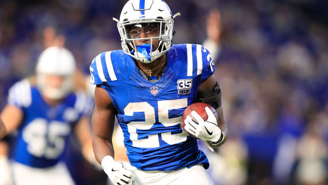 INDIANAPOLIS, IN - OCTOBER 21: Marlon Mack #25 of the Indianapolis Colts runs the ball in the fourth quarter against the Buffalo Billsat Lucas Oil Stadium on October 21, 2018 in Indianapolis, Indiana.