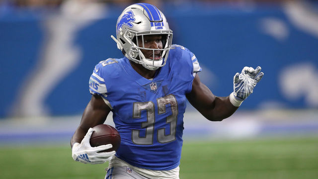 DETROIT, MI - OCTOBER 07: Kerryon Johnson #33 of the Detroit Lions looks for yards after a catch against the Green Bay Packers at Ford Field on October 7, 2018 in Detroit, Michigan.