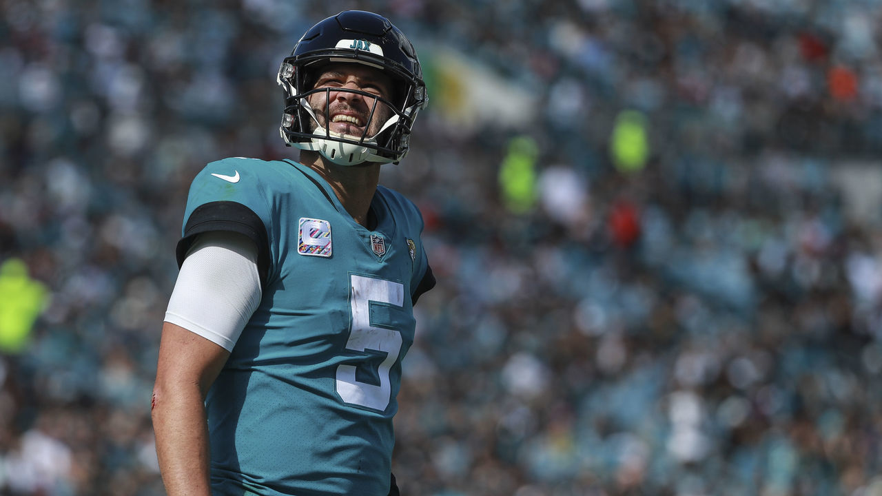JACKSONVILLE, FL - OCTOBER 21: Blake Bortles #5 of the Jacksonville Jaguars looks at the scoreboard during the second half against the Houston Texans at TIAA Bank Field on October 21, 2018 in Jacksonville, Florida.