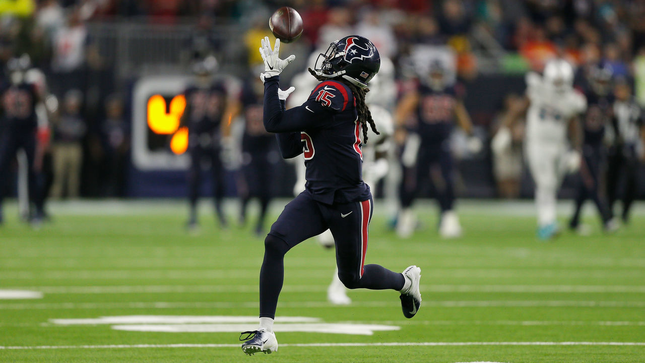 HOUSTON, TX - OCTOBER 25: Will Fuller V #15 of the Houston Texans catches a pass for a touchdown against the Miami Dolphins in the third quarter at NRG Stadium on October 25, 2018 in Houston, Texas.