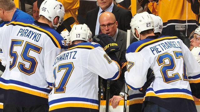 NASHVILLE, TN - APRIL 30: Head coach Mike Yeo of the St. Louis Blues talks to his team during a timeout against of the Nashville Predators in the third period of Game Three of the Western Conference Second Round during the 2017 NHL Stanley Cup Playoffs at Bridgestone Arena on April 30, 2017 in Nashville, Tennessee.