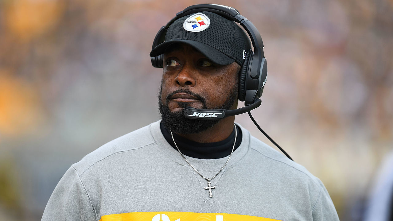 PITTSBURGH, PA - OCTOBER 28: Head coach Mike Tomlin of the Pittsburgh Steelers looks on during the first quarter in the game against the Cleveland Browns at Heinz Field on October 28, 2018 in Pittsburgh, Pennsylvania.