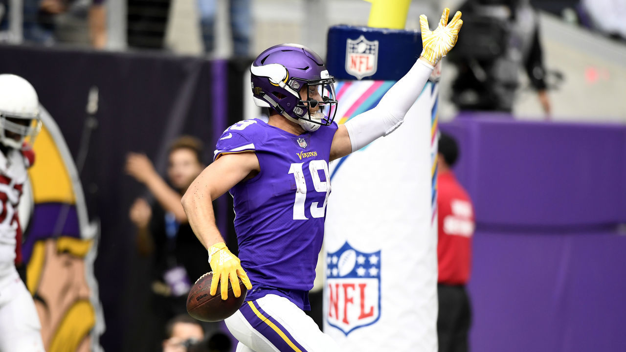 MINNEAPOLIS, MN - OCTOBER 14: Adam Thielen #19 of the Minnesota Vikings celebrates after scoring a touchdown in the third quarter of the game against the Arizona Cardinals at U.S. Bank Stadium on October 14, 2018 in Minneapolis, Minnesota.