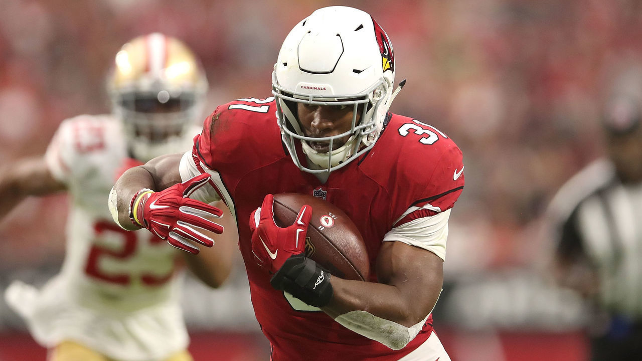 GLENDALE, AZ - OCTOBER 28: Running back David Johnson #31 of the Arizona Cardinals runs during the second quarter against the San Francisco 49ers at State Farm Stadium on October 28, 2018 in Glendale, Arizona.