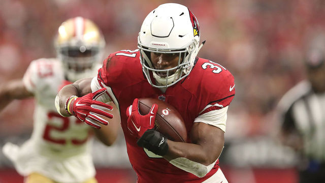 GLENDALE, AZ - OCTOBER 28: Running back David Johnson #31 of the Arizona Cardinals runs during the second quarter against the San Francisco 49ers at State Farm Stadium on October 28, 2018 in Glendale, Arizona.