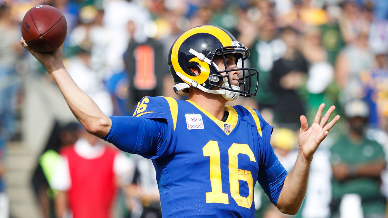 LOS ANGELES, CA - OCTOBER 28: Quarterback Jared Goff #16 of the Los Angeles Rams looks to pass against the Green Bay Packers at Los Angeles Memorial Coliseum on October 28, 2018 in Los Angeles, California.
