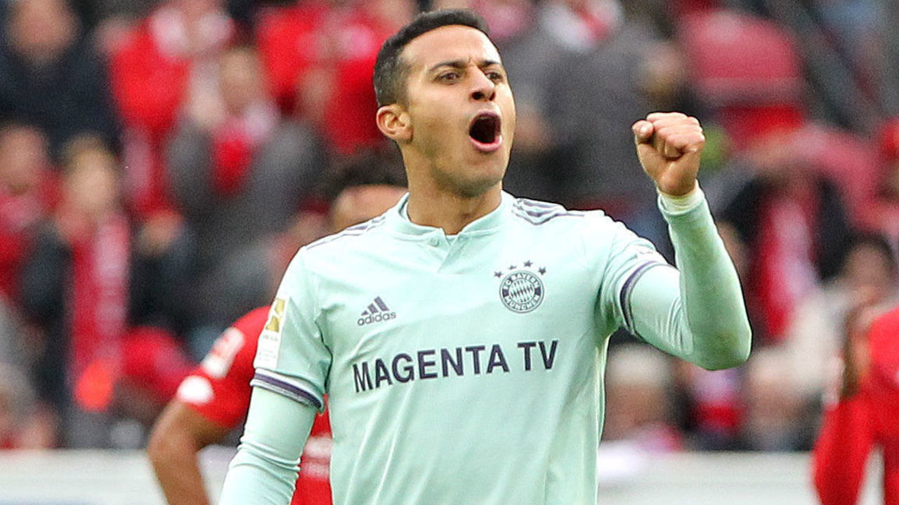 Bayern Munich's Spanish midfielder Thiago Alcantara celebrates scoring the 2-1 during the German first division Bundesliga football match FSV Mainz 05 vs FC Bayern Munich in Mainz, western Germany, on October 27, 2018.