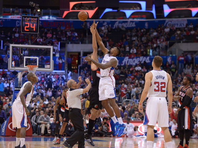 Blazers-Clippers slugfest sets NBA record with 40 lead changes