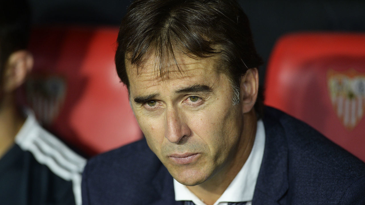 Real Madrid's Spanish coach Julen Lopetegui looks on before the Spanish league football match Sevilla FC against Real Madrid CF at the Ramon Sanchez Pizjuan stadium in Seville on September 26, 2018.