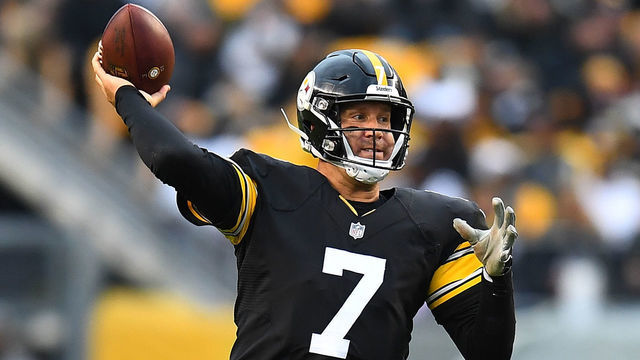 PITTSBURGH, PA - OCTOBER 28: Ben Roethlisberger #7 of the Pittsburgh Steelers drops back to pass during the second half in the game against the Cleveland Browns at Heinz Field on October 28, 2018 in Pittsburgh, Pennsylvania.
