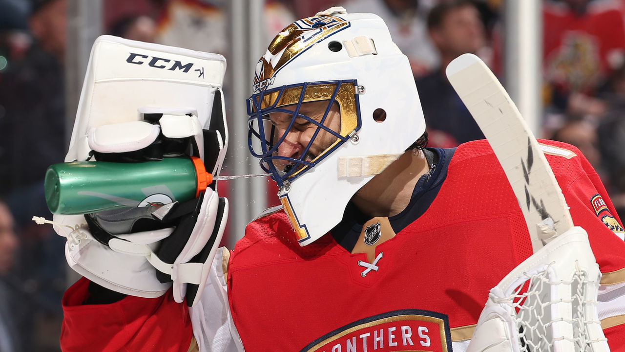 SUNRISE, FL - APRIL 5: Goaltender Roberto Luongo #1 of the Florida Panthers has a drink during a break in action against the Boston Bruins at the BB&T Center on April 5, 2018 in Sunrise, Florida. The Panthers defeated the Bruins 3-2. *** Local Caption *** Roberto Luongo