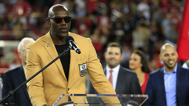 SANTA CLARA, CA - NOVEMBER 01: 2018 Hall of Fame inductee Terrell Owens speaks during a ceremony at halftime of the game between the San Francisco 49ers and the Oakland Raiders at Levi's Stadium on November 1, 2018 in Santa Clara, California.