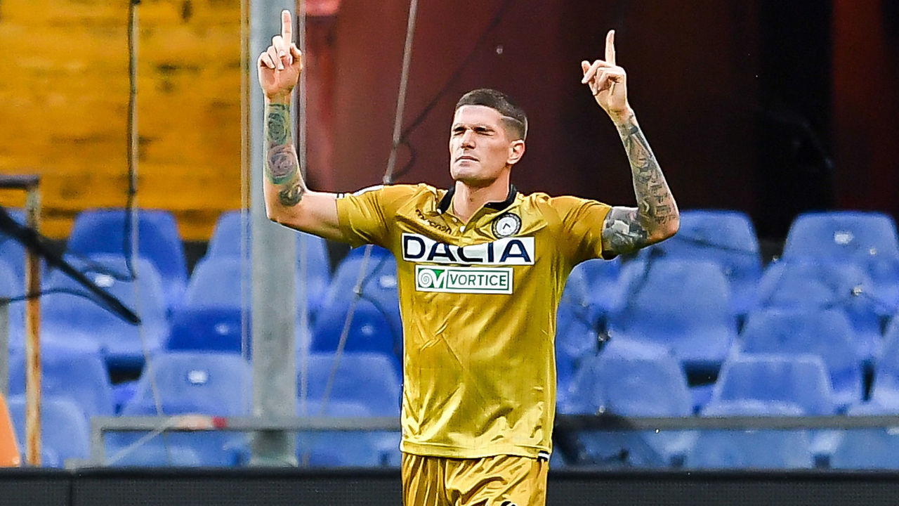 GENOA, ITALY - OCTOBER 28: Rodrigo De Paul of Udinese celebrates after scoring a goal during the Serie A match between Genoa CFC and Udinese at Stadio Luigi Ferraris on October 28, 2018 in Genoa, Italy.