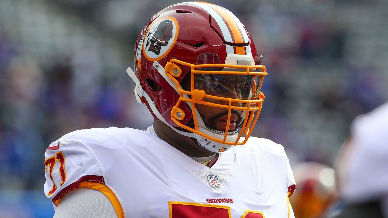 EAST RUTHERFORD, NJ - OCTOBER 28: Washington Redskins offensive tackle Trent Williams (71) prior to the National Football League game between the Washington Redskins and the New York Giants on October 28, 2018 at Met Life Stadium in East Rutherford, NJ.